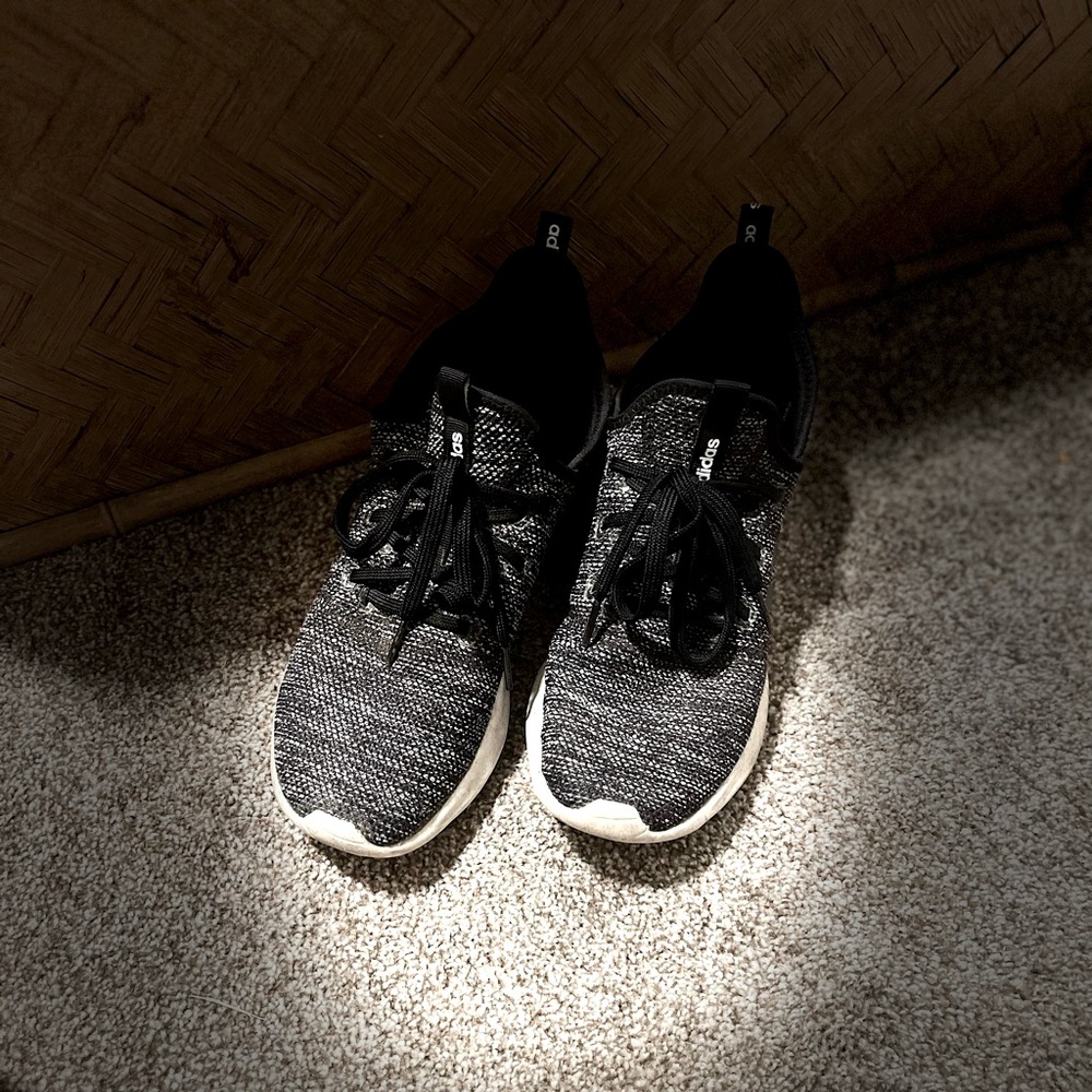 Adidas cloud foam shoes